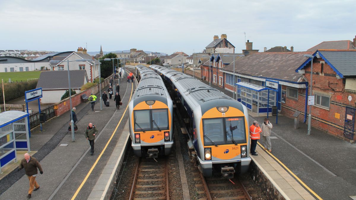 Crossing trains at Castelrock