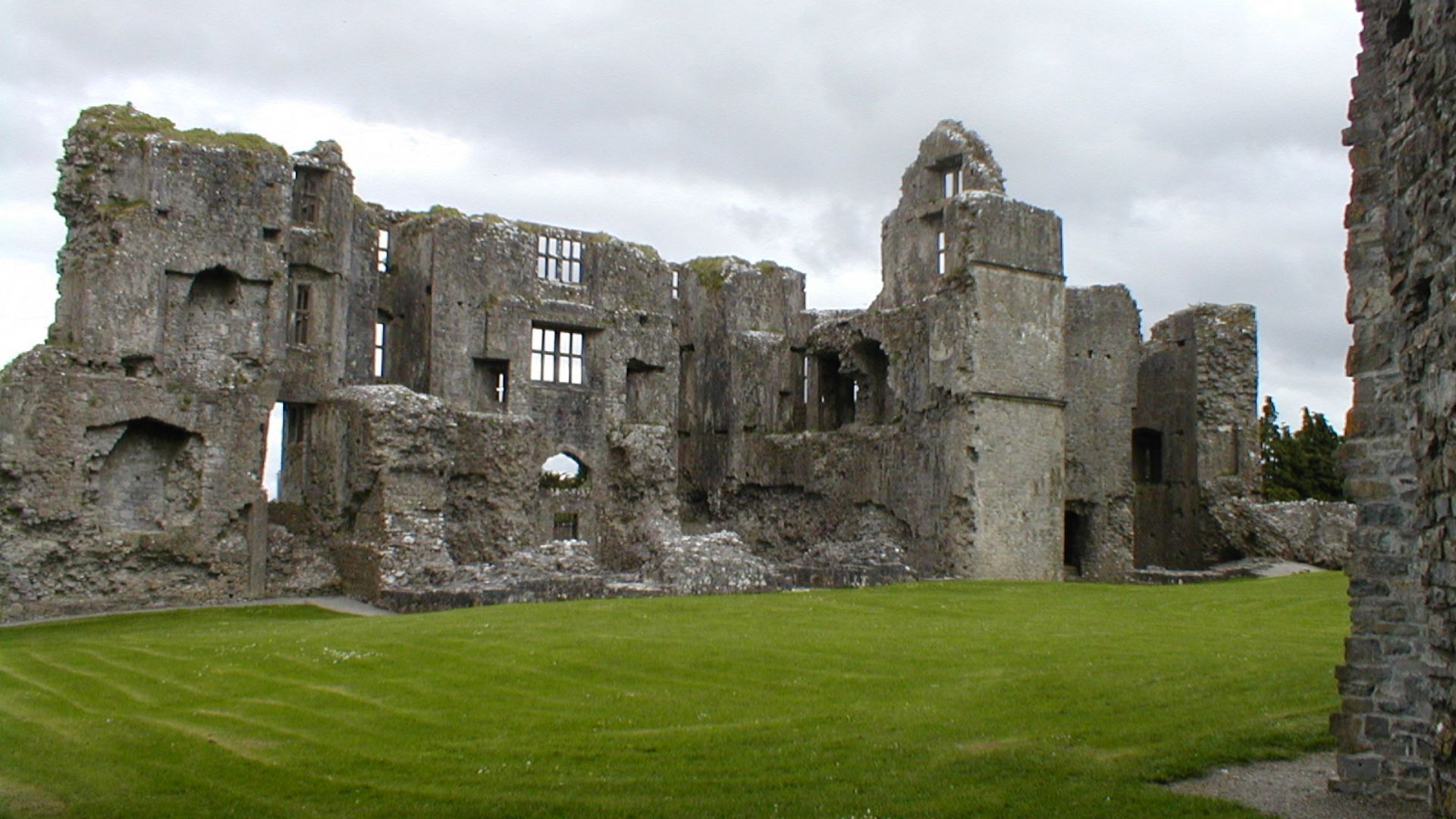 Ruins of Roscommon Castle