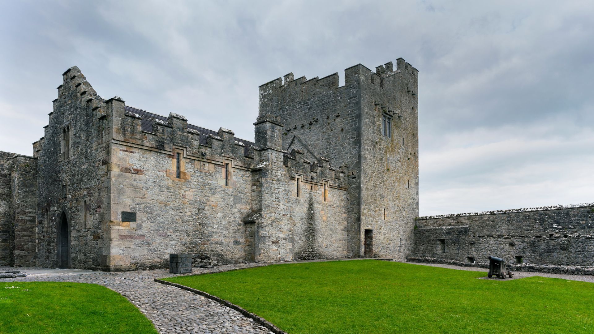 Cahir Castle
